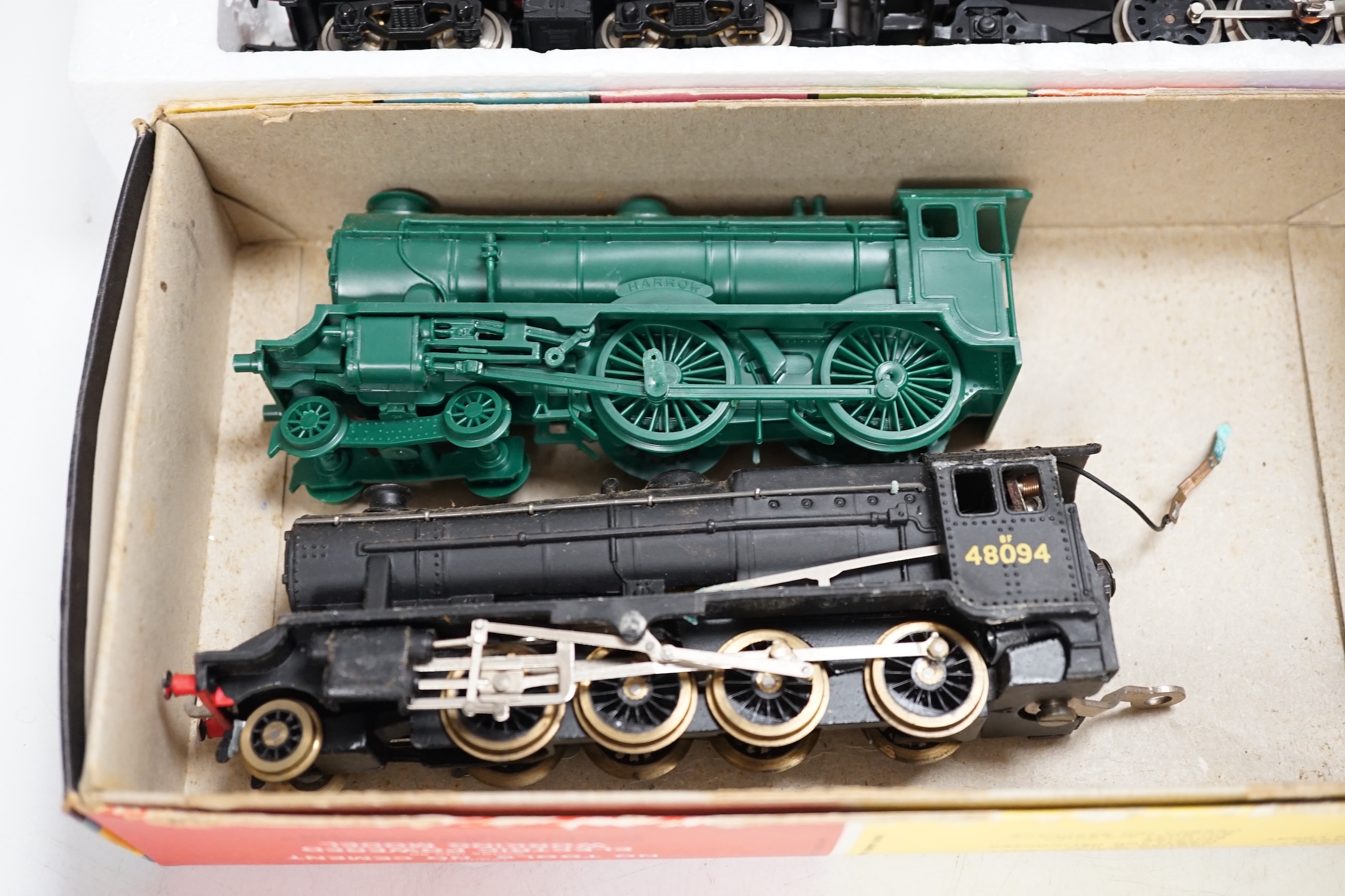 A quantity of 00 and HO gauge model, railway, including; a boxed Jouef SNCF 2–8–2, tender locomotive (8272), a Jouef SNCF clockwork train set, a Tri-ang Class L1 4-4-0 loco, (tender missing), an empty box for Hornby Dubl